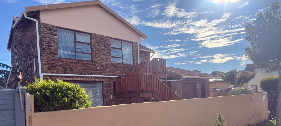 3 Bedroom Property for Sale in Wavecrest Eastern Cape